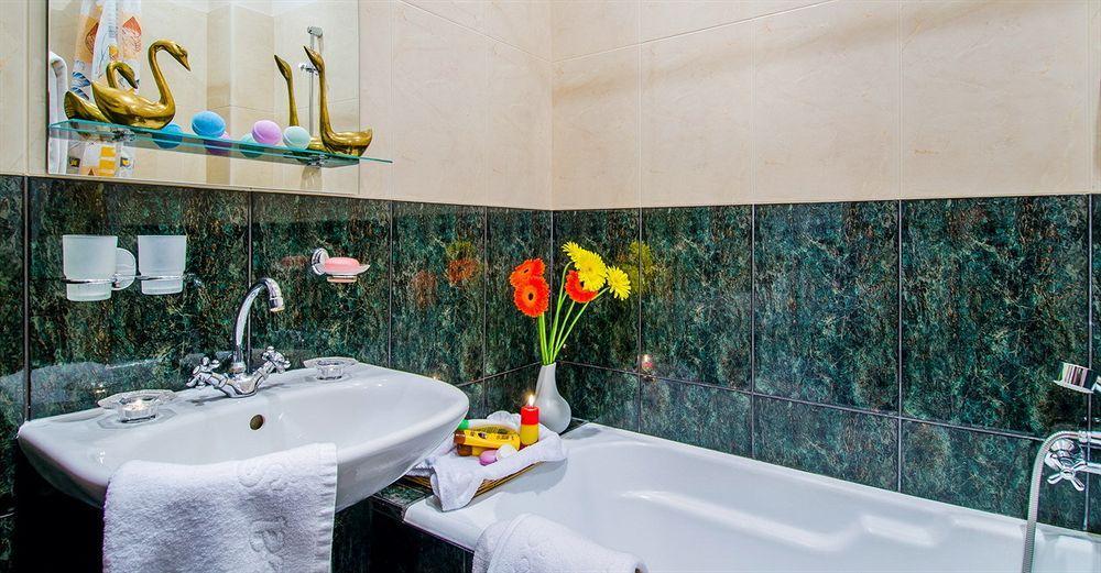Boutique Apart-Hotel Sherborne Киев Экстерьер фото